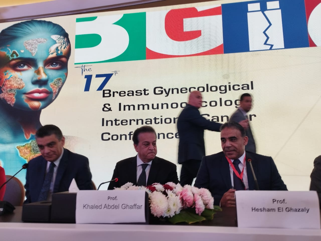 نائب رئيس مجلس الوزراء والدكتور هشام الغزالي