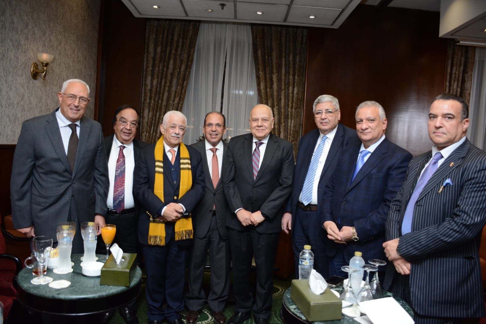 حضر الحفل نخبة من الشخصيات البارزة حضر الحفل نخبة من الشخصيات البارزة