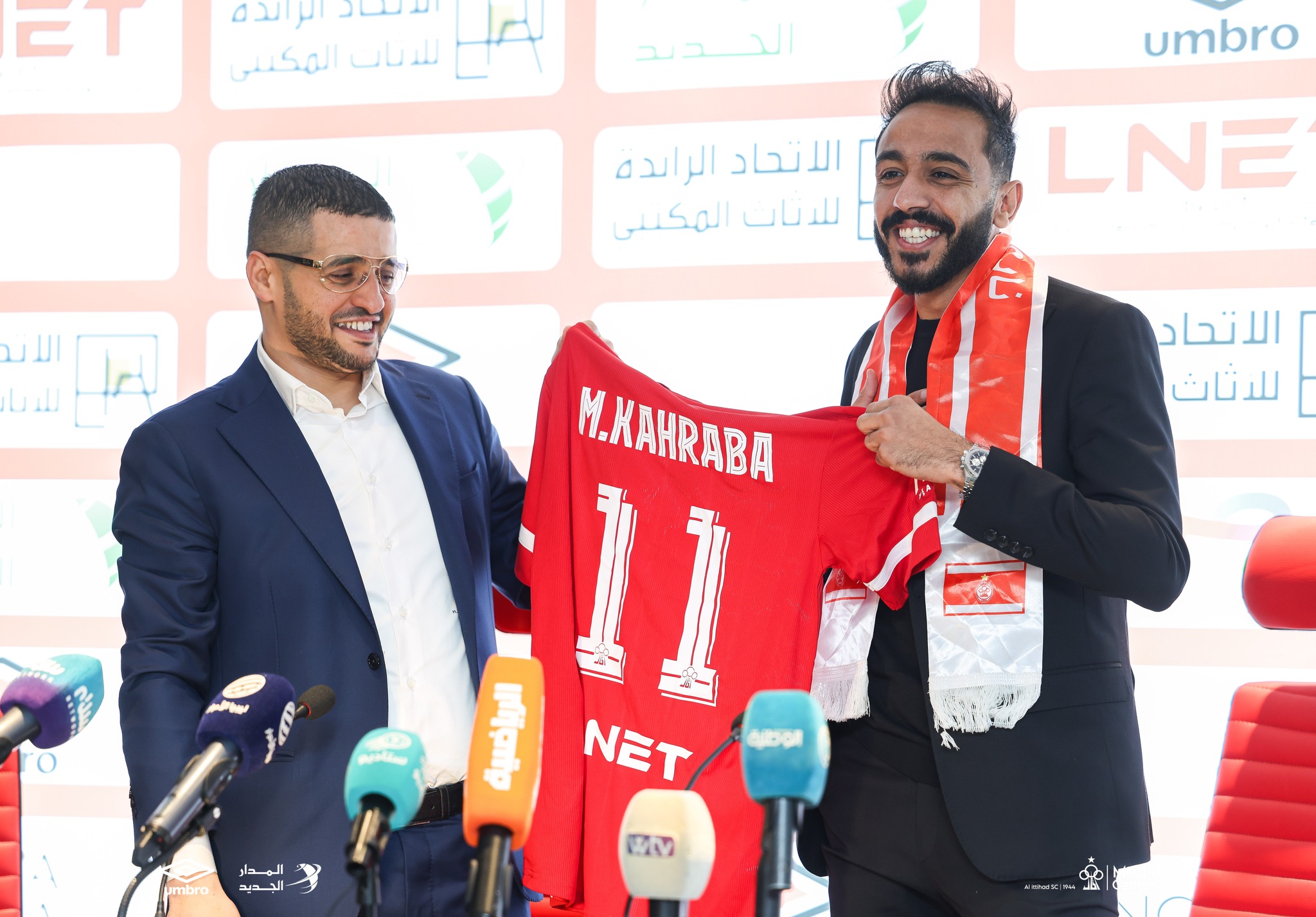 كهربا يحمل قميصه مع الاتحاد الليبي رقم 11