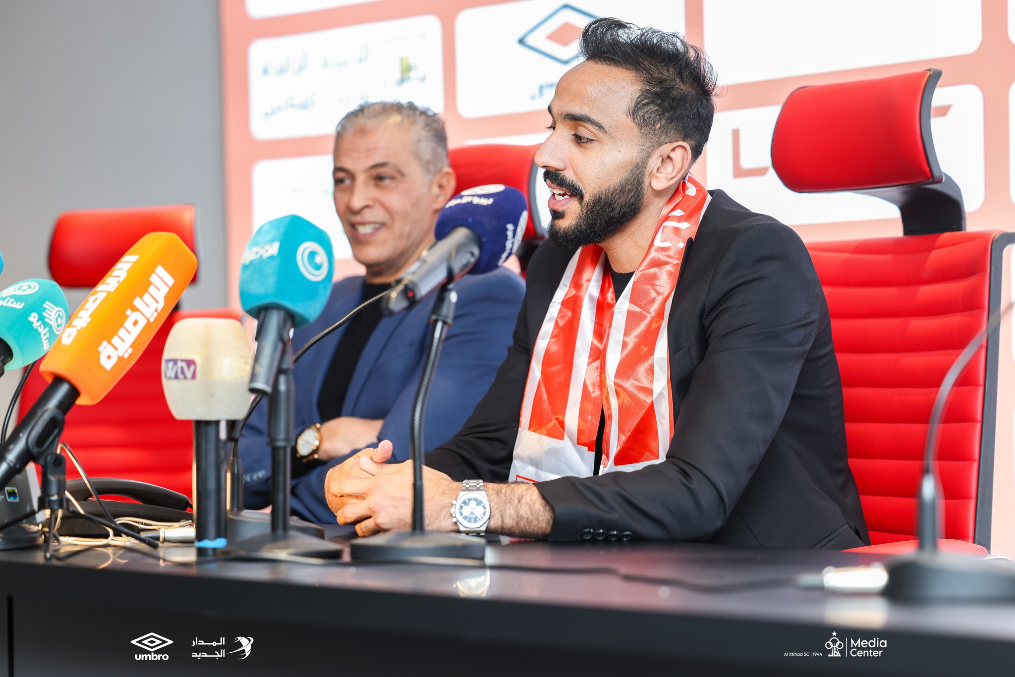 كهربا يتحدث في المؤتمر الصحفي