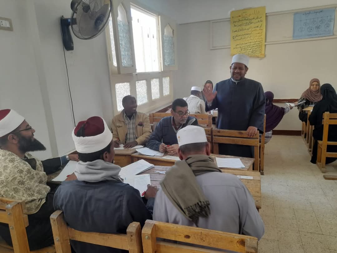 جانب من تفقد أعمال التصحيح جانب من تفقد أعمال التصحيح