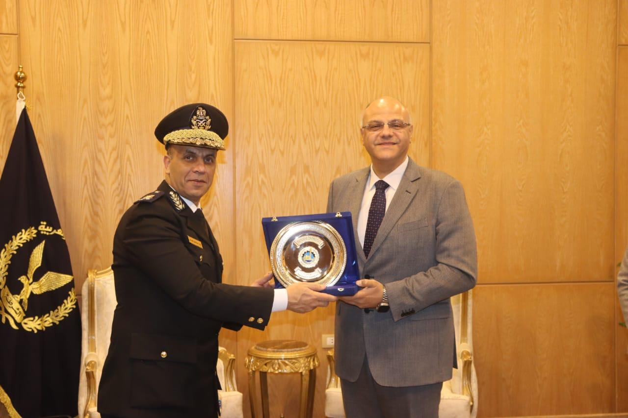 تقديم درع المحافظة