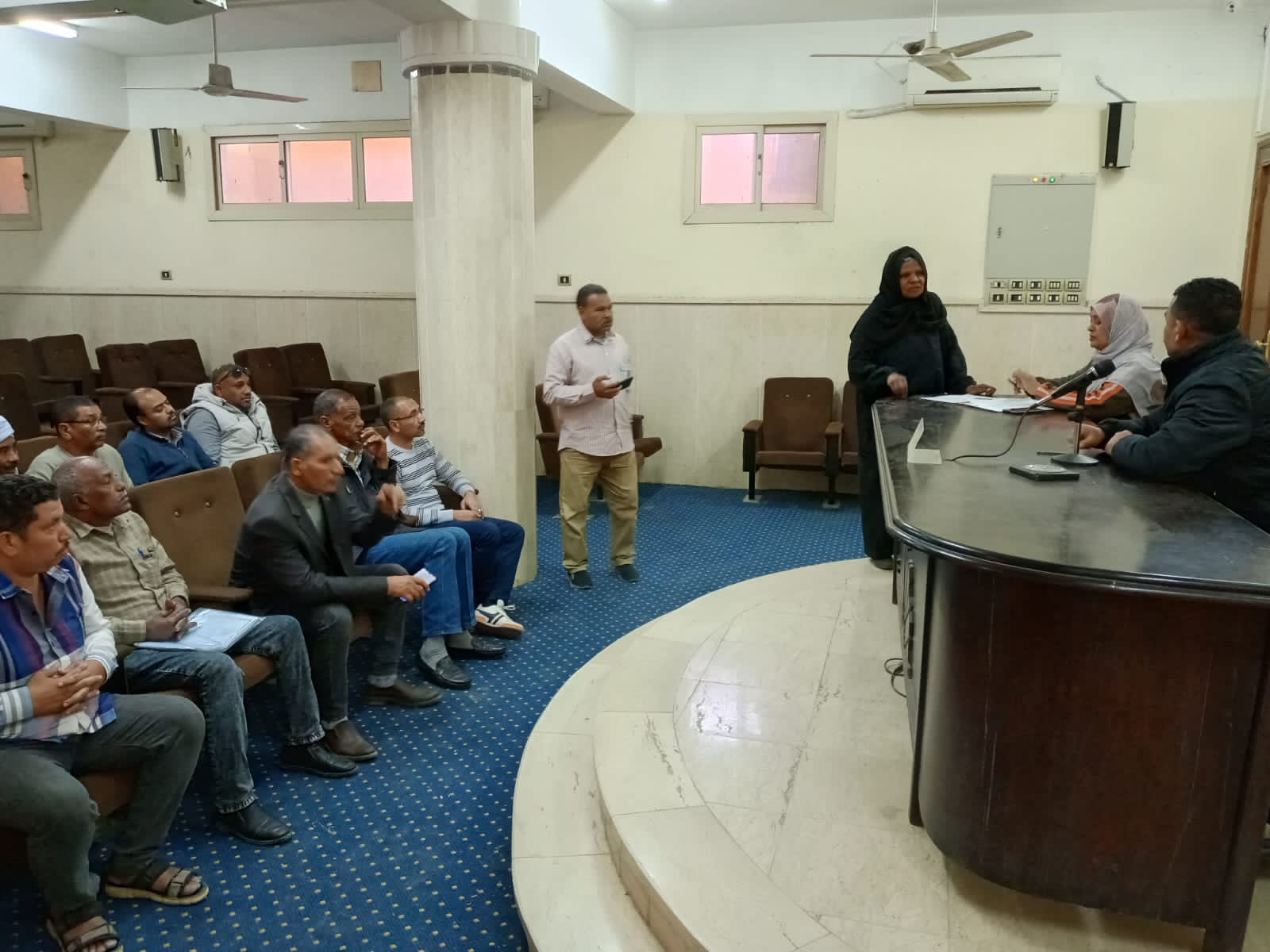 رئيس مدينة البياضية يبحث طلبات المواطنين بلقاء اليوم المفتوح