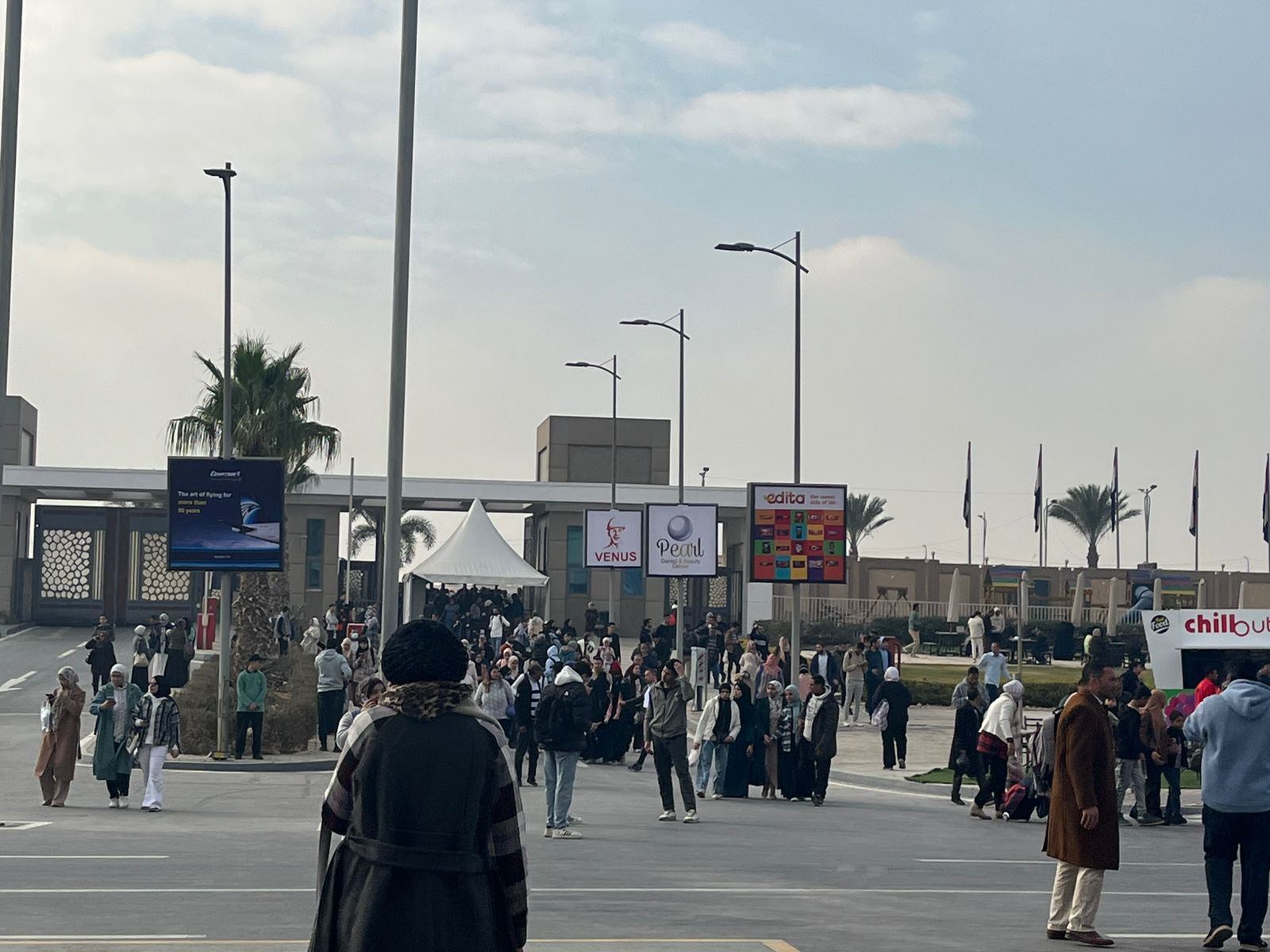 إقبال الجاهير على المعرض إقبال الجاهير على المعرض