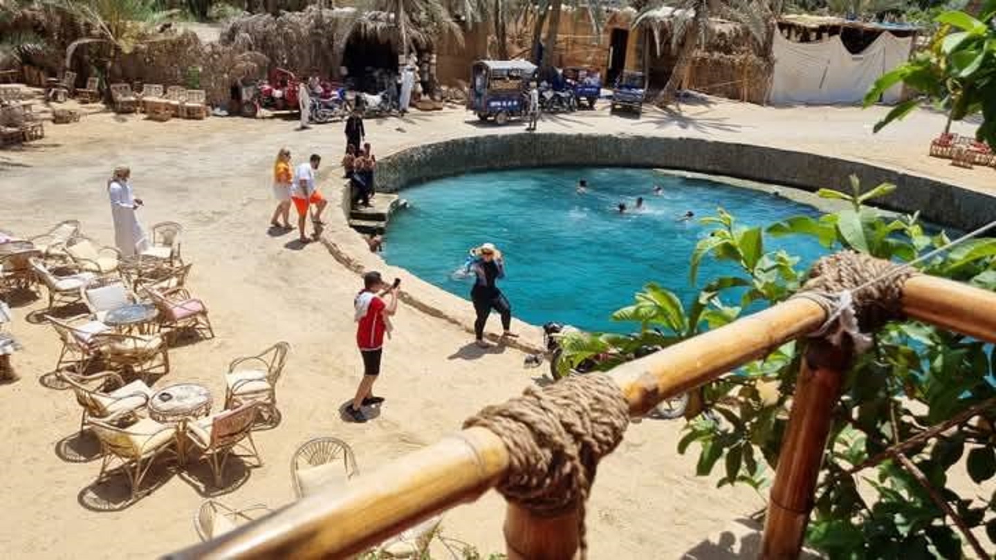 عين كليوباترا من مزارات سيوة الشهيرة عين كليوباترا من مزارات سيوة الشهيرة