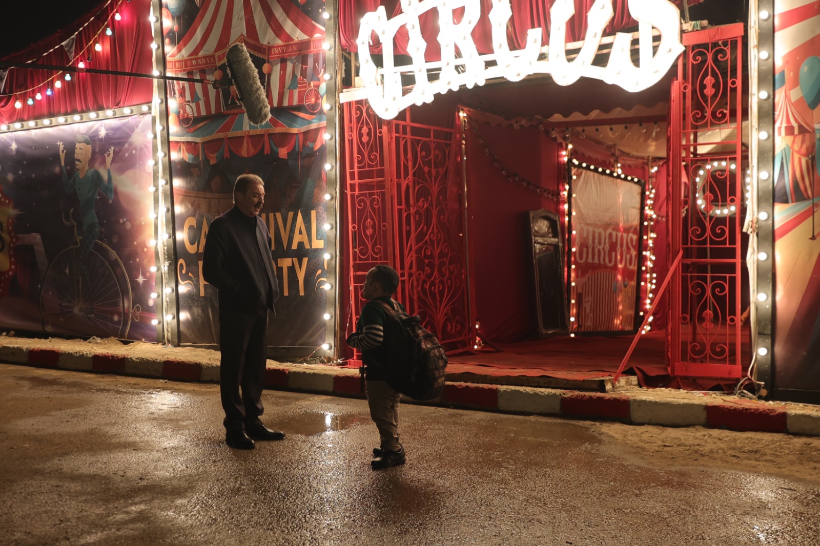 محمود حميدة فى مشهد من ولاد الشمس محمود حميدة فى مشهد من ولاد الشمس