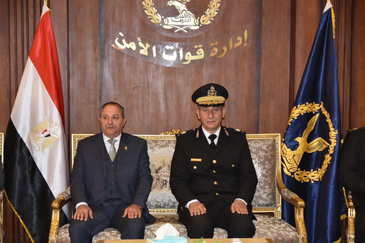 المحافظ ومدير الأمن