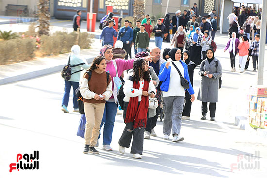 إقبال الجمهور في معرض الكتاب