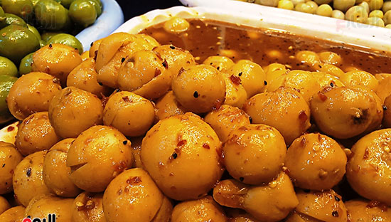 أسواق-الإسكندرية-تتزين-بالفوانيس-والزينة-(9)