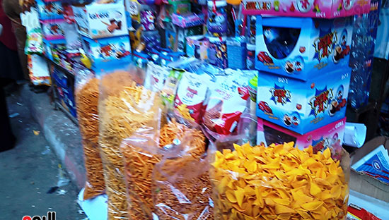 أسواق-الإسكندرية-تتزين-بالفوانيس-والزينة-(13)