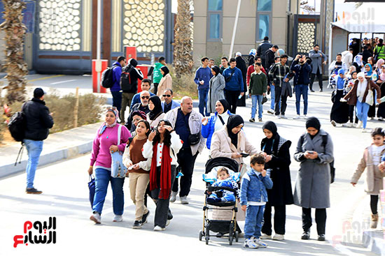 لحظة دخول الزوار لمعرض الكتاب