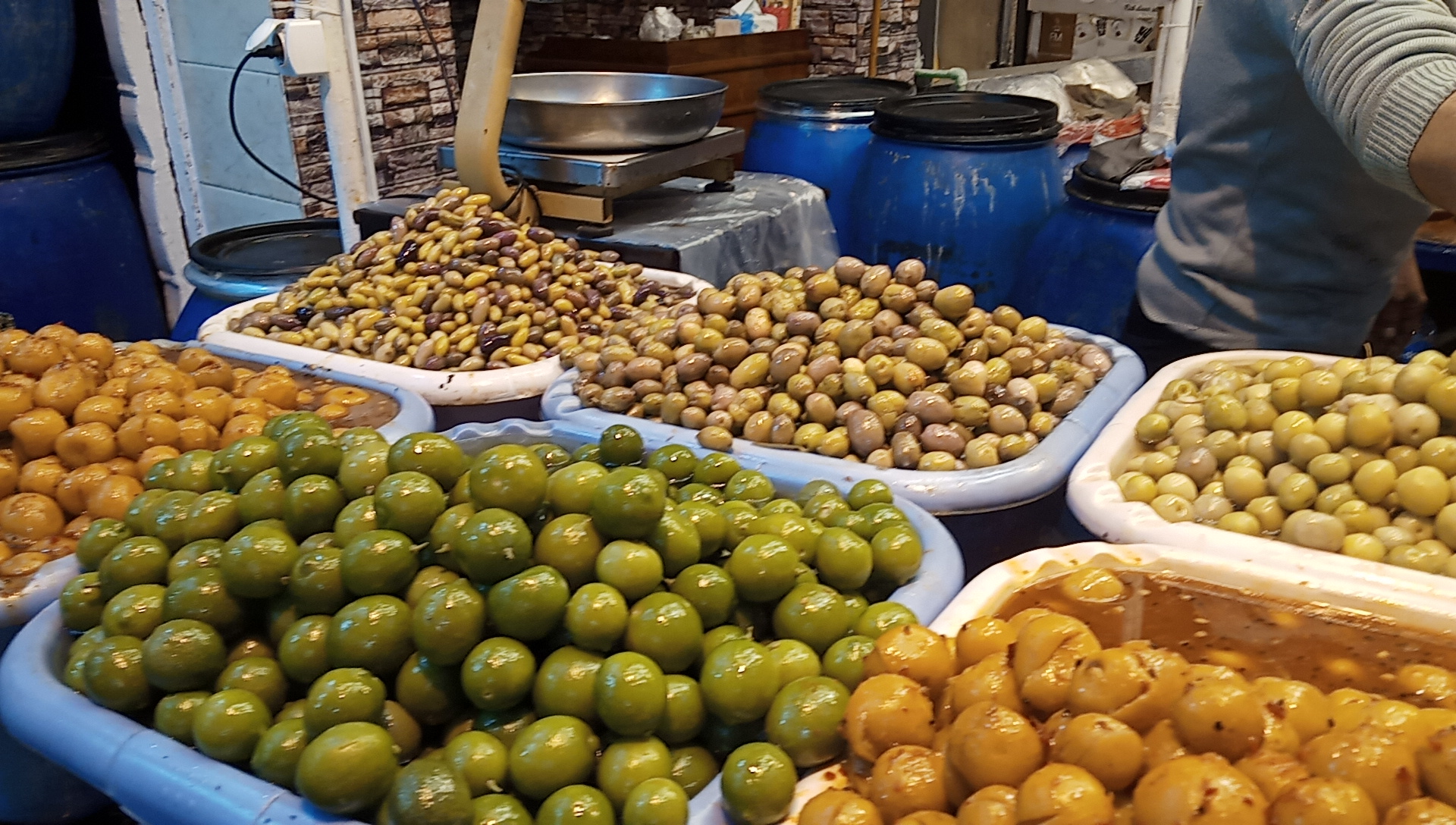 أسواق الإسكندرية تتزين بالفوانيس والزينة (10)