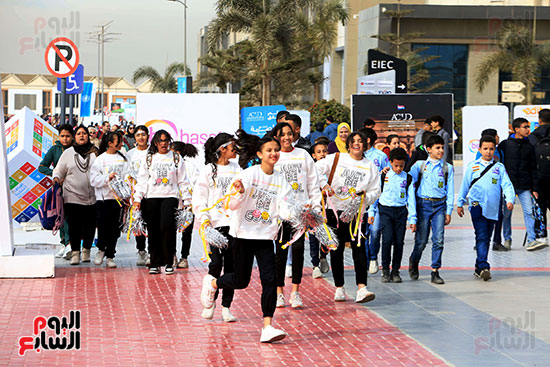 الأطفال يقدمون فعاليات في معرض الكتاب