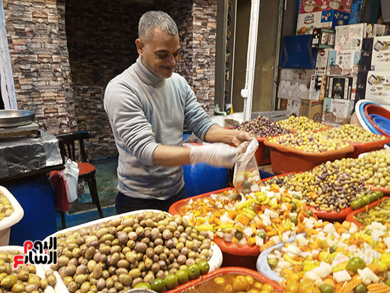 أسواق-الإسكندرية-تتزين-بالفوانيس-والزينة-(6)