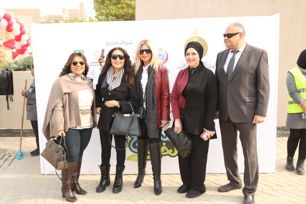 الفنانة لطيفة الفنانة لطيفة