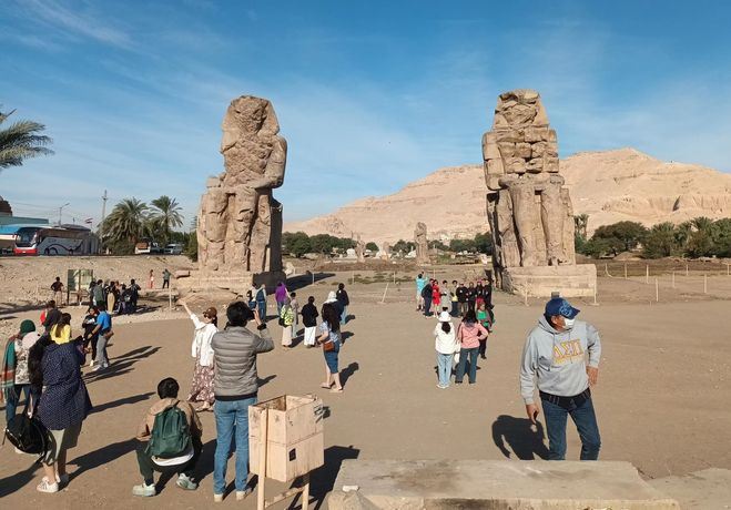 حالة الاقبال السياحي فى منطقة تمثالى ممنون