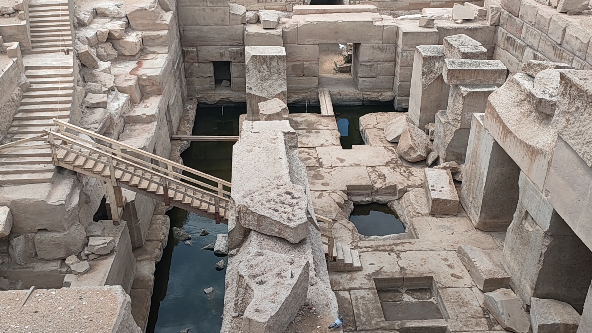 منظر عام للمعبد منظر عام للمعبد