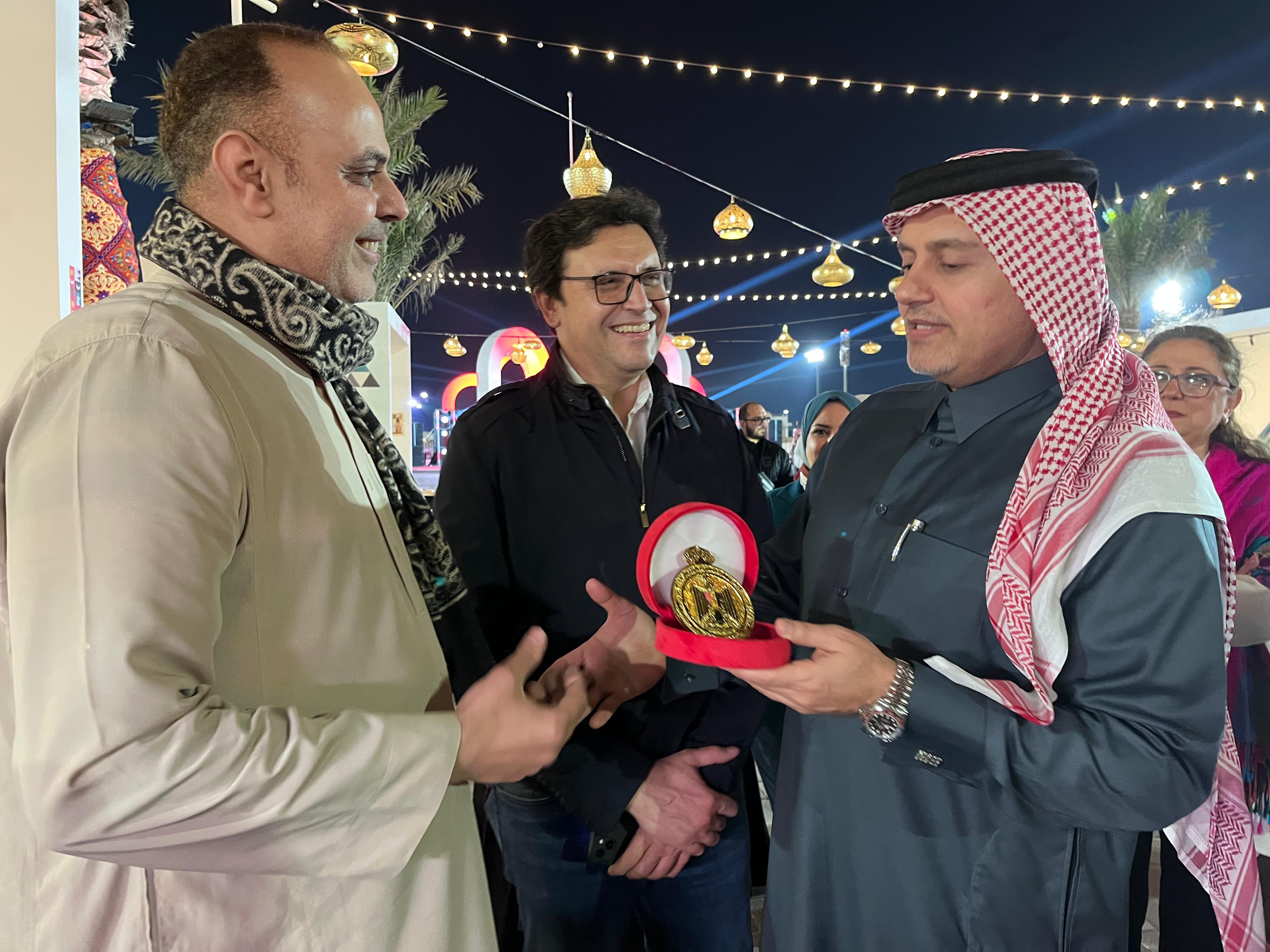 جولة وزير الثقافة فى فعاليات الأيام الثقافية المصرية في قطر جولة وزير الثقافة فى فعاليات الأيام الثقافية المصرية في قطر