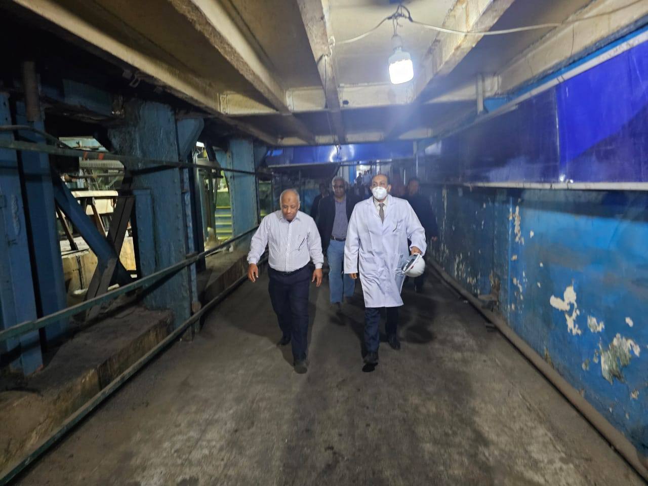 متابعة وكيل الوزارة العمل فى مصنع سكر أرمنت