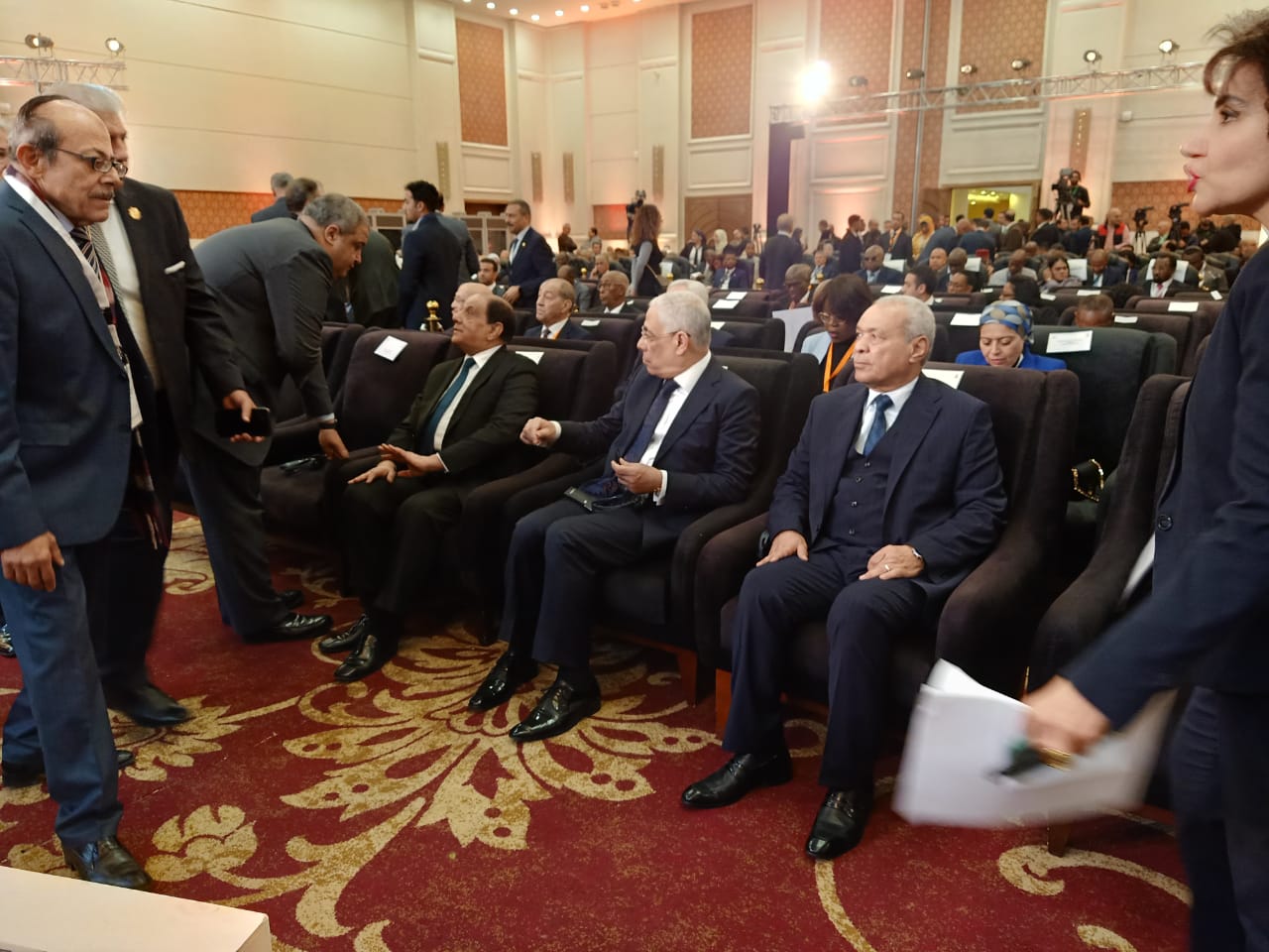 استعدادء قبل بدء المؤتمر استعدادء قبل بدء المؤتمر