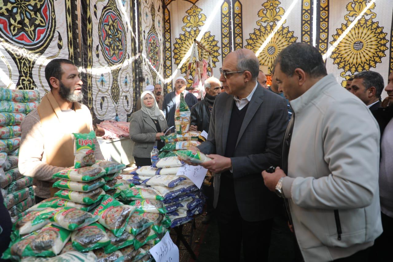 السلع الغذائية فى سوق اليوم الواحد