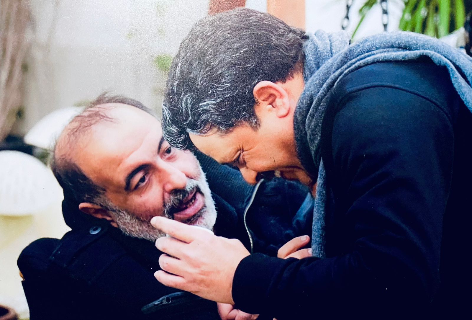 صورة جديدة تجمع محمد هنيدي وسامح عبد العزيز من كواليس شهادة معاملة أطفال