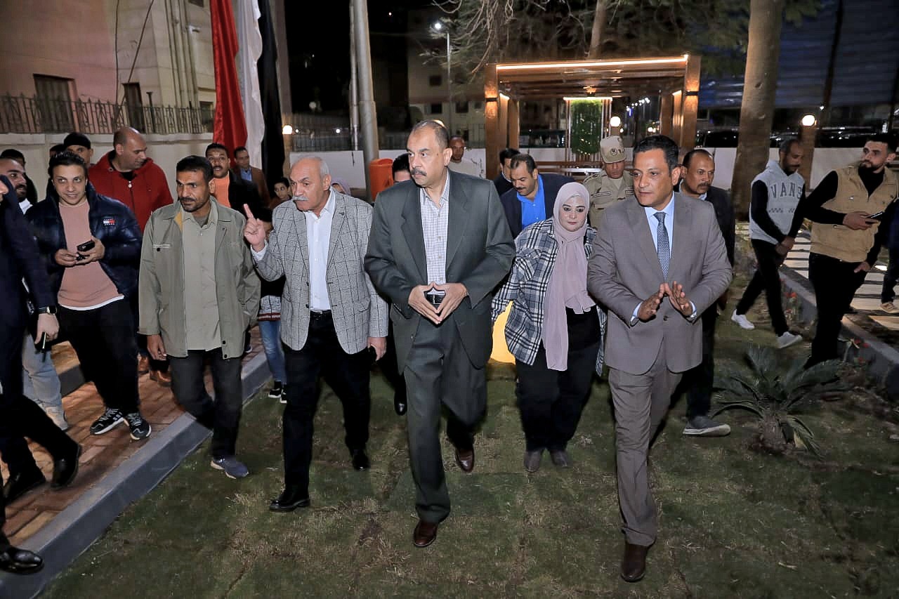 تفقد المحافظ للحدائق بعد التجديد تفقد المحافظ للحدائق بعد التجديد