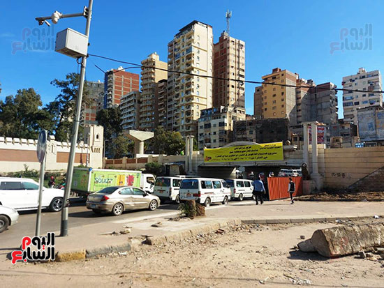 الكوبرى-يتسبب-فى-تعطل-حركة-المرور