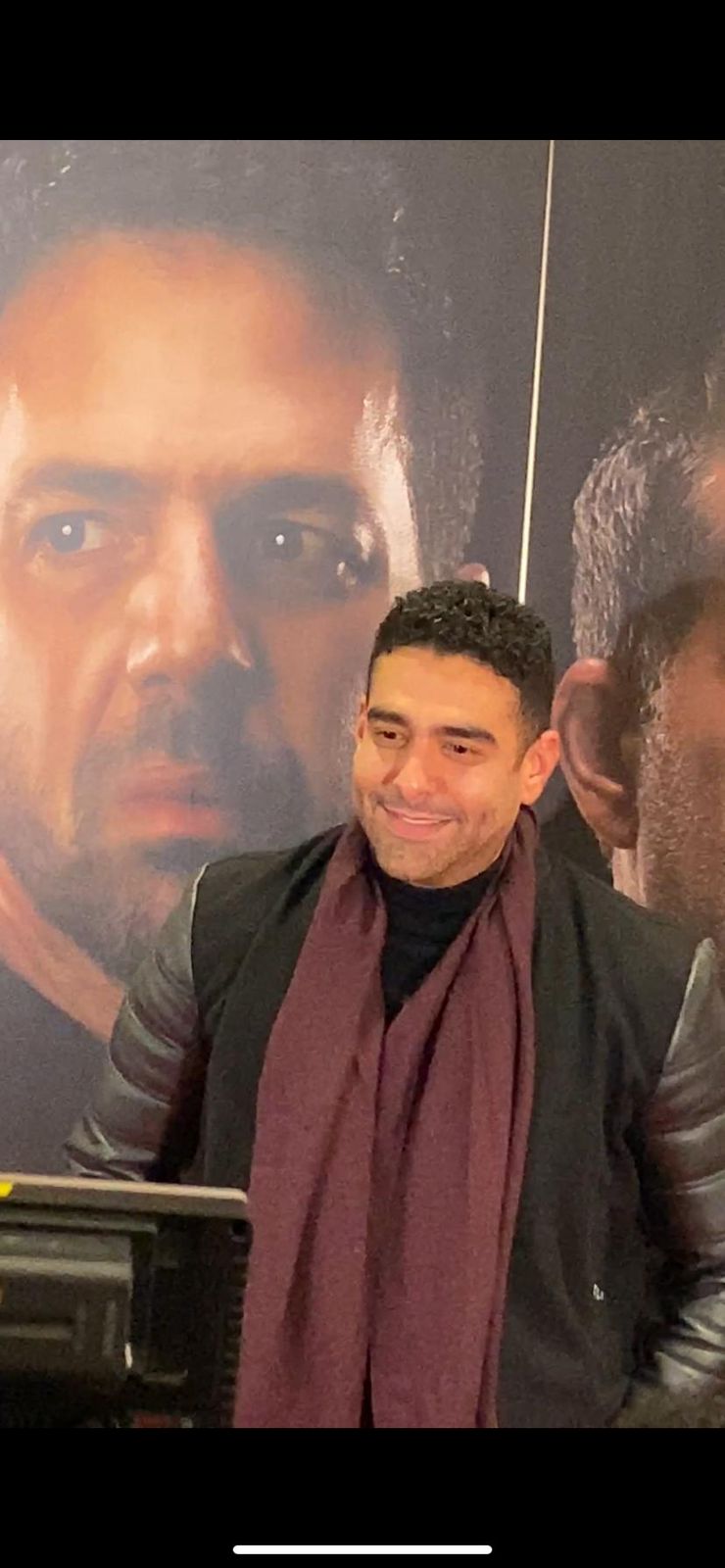 تارا عماد وعمر الشناوي ورانيا منصور وشقيقتها  يحتفلون بالعرض الخاص لفيلم لأول مرة (1)