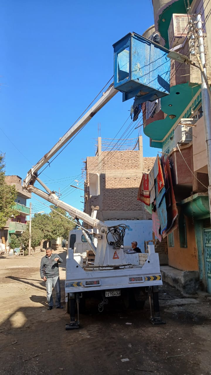 رفع كفاءة الإنارة وشبكات الطرق شمال الأقصر رفع كفاءة الإنارة وشبكات الطرق شمال الأقصر