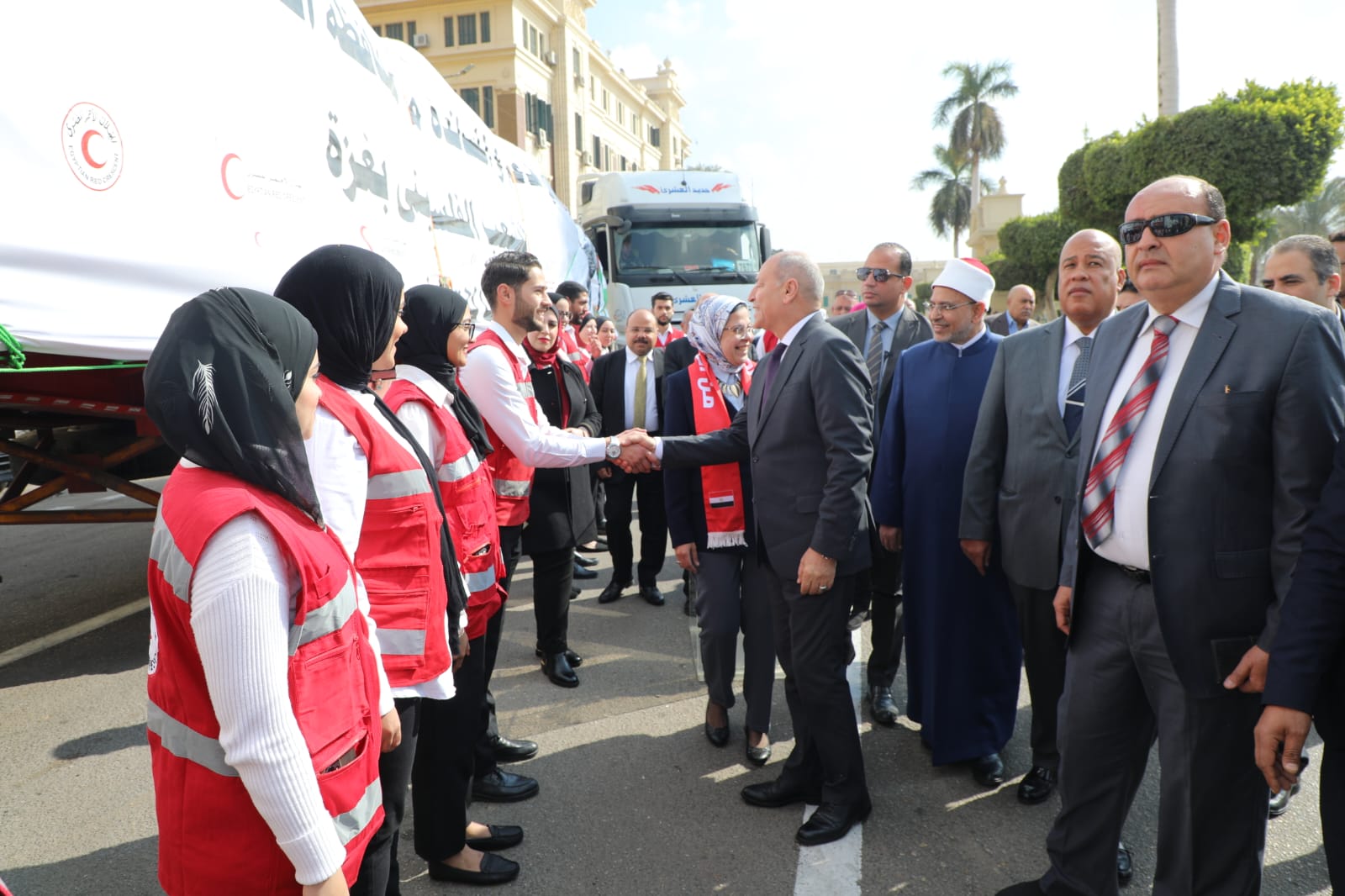 شهد الدكتور إبراهيم صابر محافظ القاهرة إطلاق قافلة الخير إهداء محافظة القاهرة لأهالينا فى غزة شهد الدكتور إبراهيم صابر محافظ القاهرة إطلاق قافلة الخير إهداء محافظة القاهرة لأهالينا فى غزة