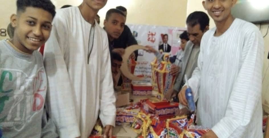 الشباب فى دورة للشباب بمجال صناعة الأركت وفانون شهر رمضان المبارك