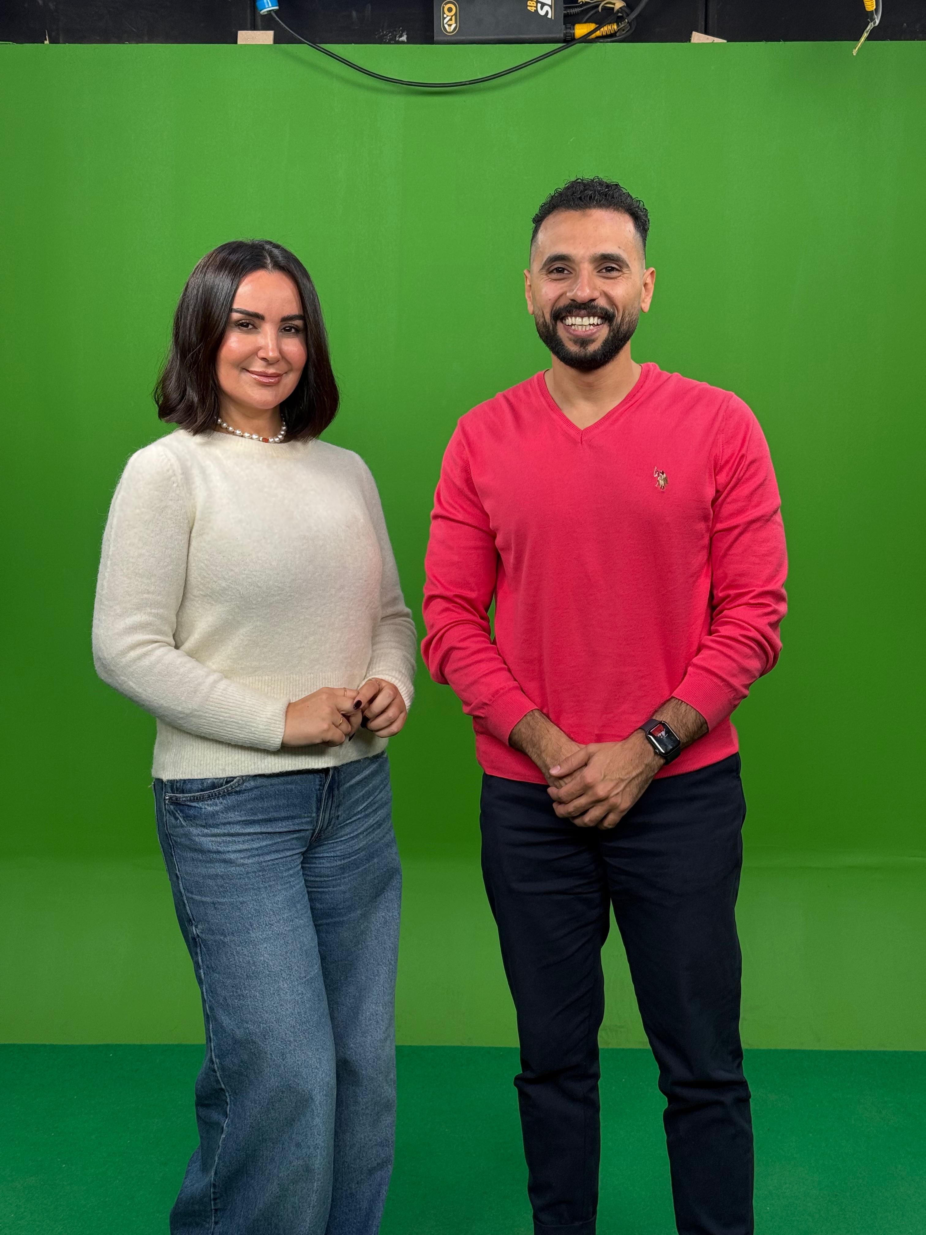 مصممة الأزياء إيمان الخميسي مع الزميل آسر أحمد في بودكاست الشغلانة