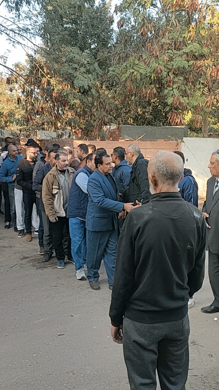 جانب من الجنازة  (8)