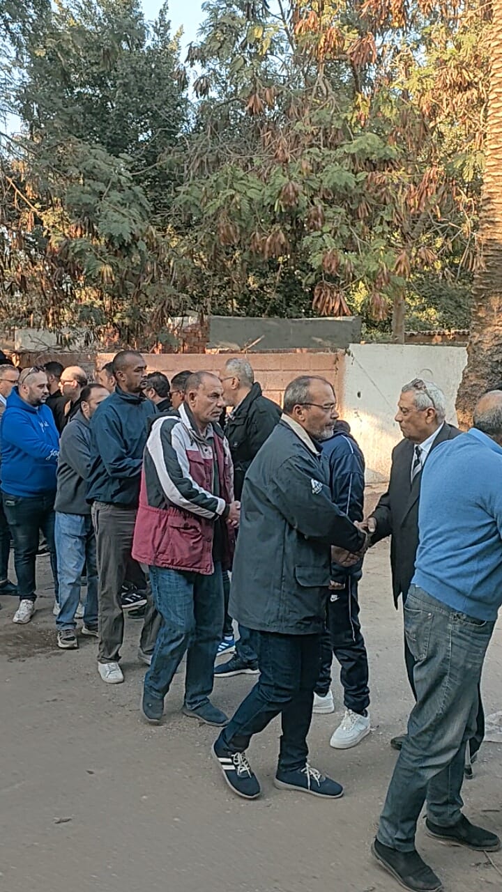 جانب من الجنازة  (4)