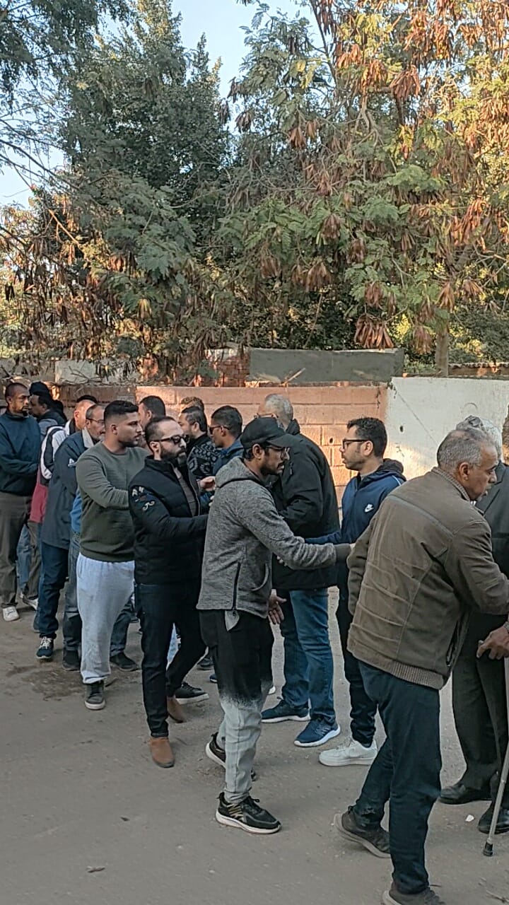 جانب من الجنازة  (7)