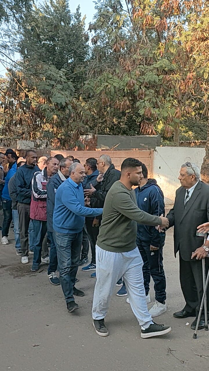 جانب من الجنازة  (2)