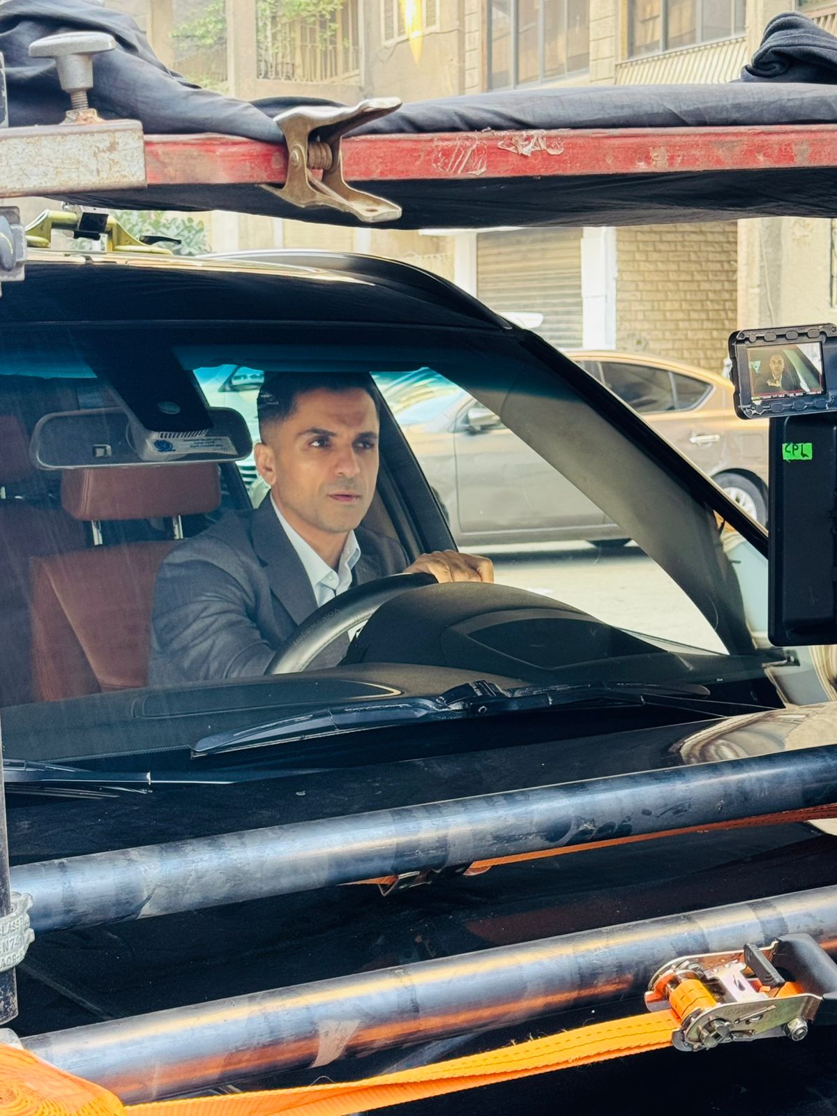 سامى الشيخ من كواليس تصوير صفحة بيضا