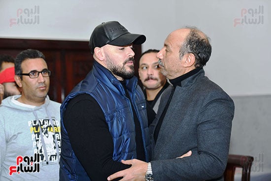 الفنان أحمد التهامى يقدم واجب العزاء