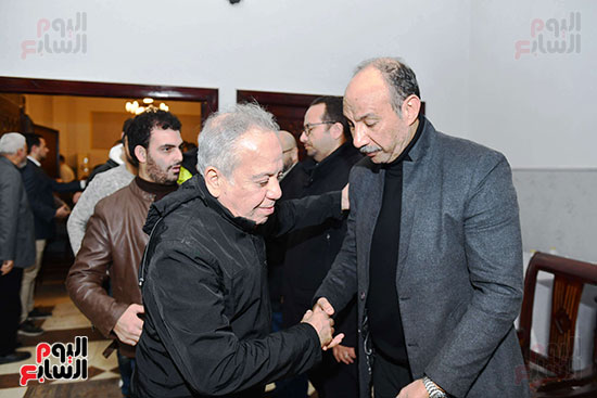 الفنان محمد محمود فى عزاء والدة أحمد فهيم