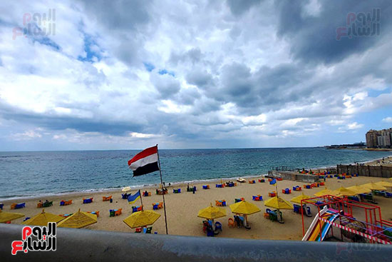 اقبال-ضعيف-على-الشواطئ اقبال-ضعيف-على-الشواطئ