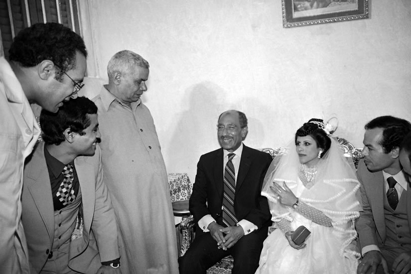 فرحة السادات بحضوره زفاف ابنه محمود سنبل