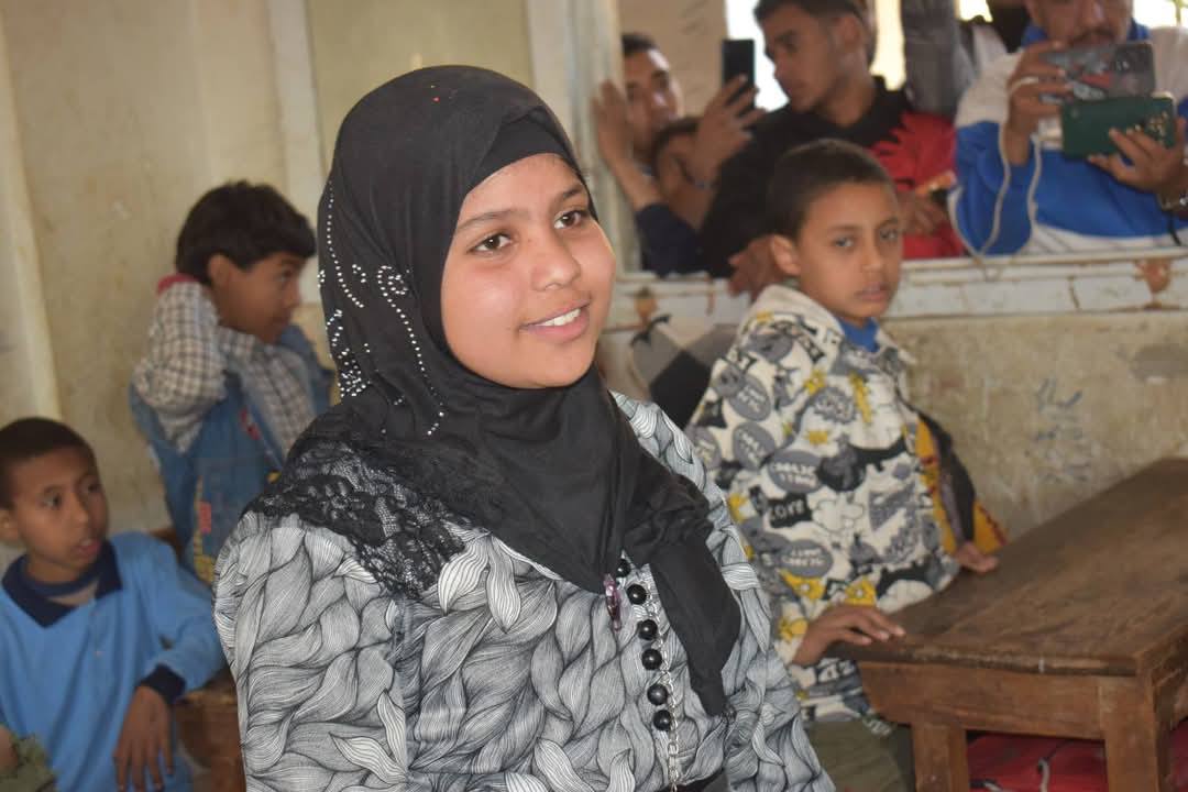 فتاة مشاركة بالقافلة فتاة مشاركة بالقافلة