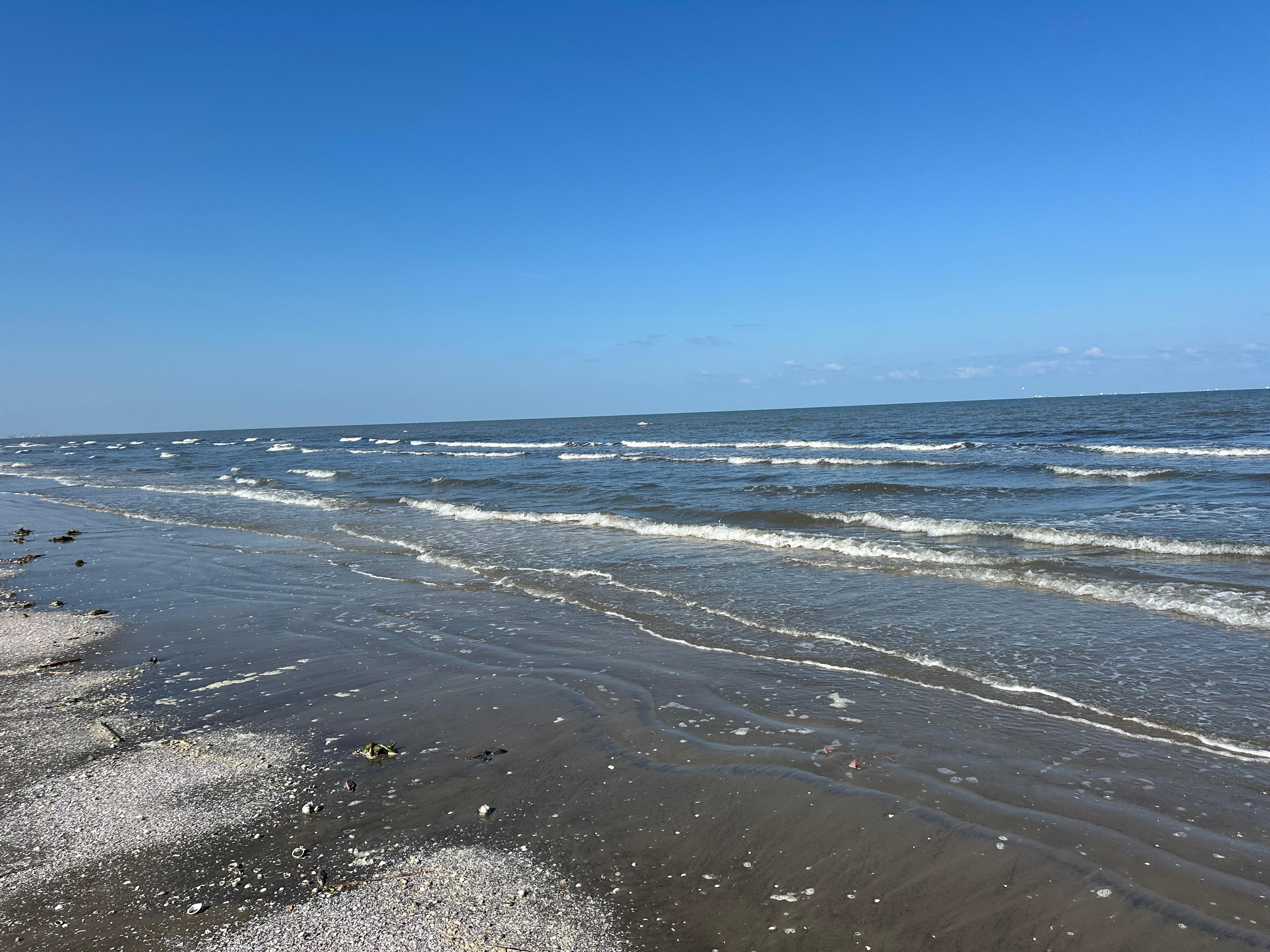 شاطئ المحافظة البوم الجمعه