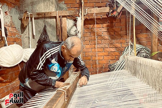 تصنيع السجاد اليدوي بالدرب الأحمر