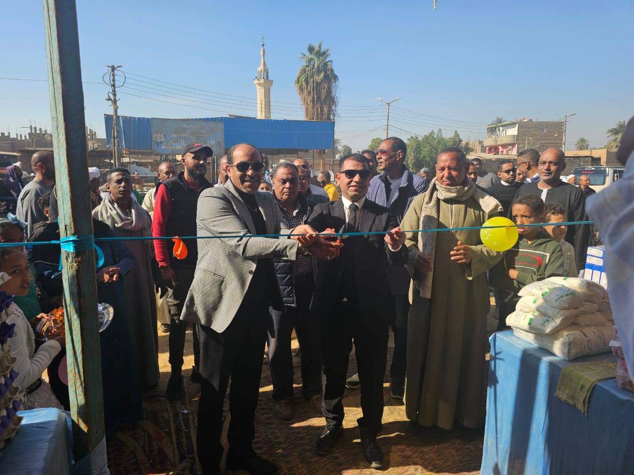 الأقصر تفتتح سوق اليوم الواحد السادس بالمحافظة لخدمة أهالى البياضية الأقصر تفتتح سوق اليوم الواحد السادس بالمحافظة لخدمة أهالى البياضية