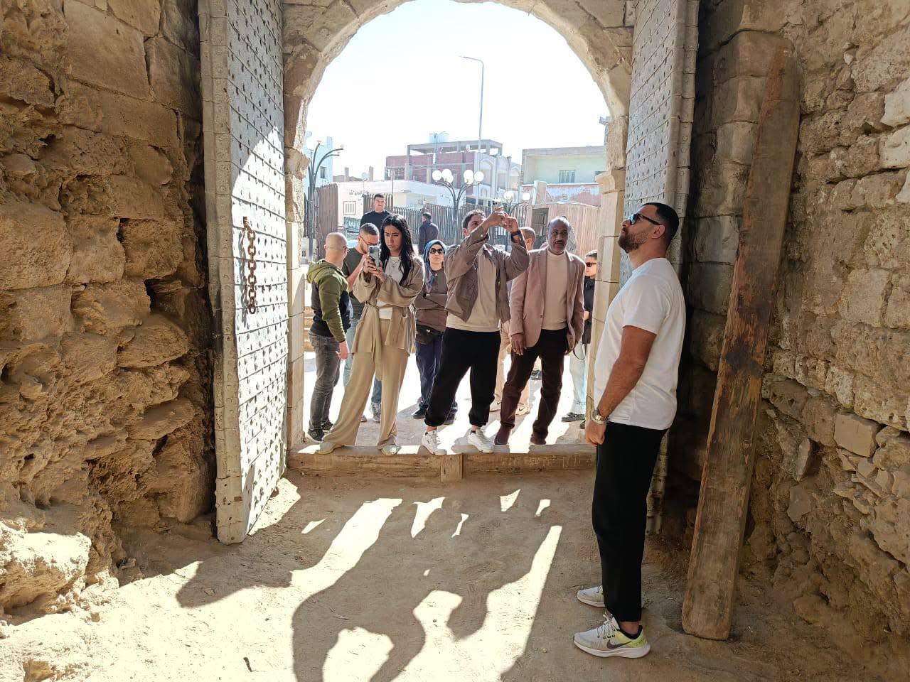 جانب من جولة اللجنة بالقصير جانب من جولة اللجنة بالقصير