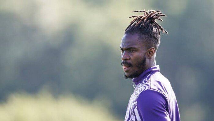 إيلي يوان جناح فريق هيبرنيان الإسكتلندي إيلي يوان جناح فريق هيبرنيان الإسكتلندي