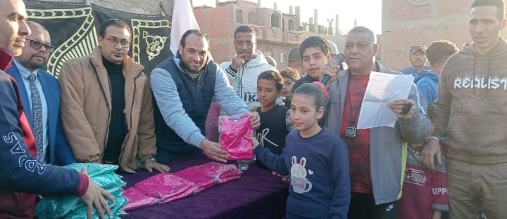 تسليم الجوائز تسليم الجوائز