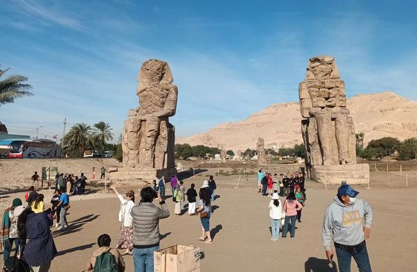 حالة الاقبال السياحي فى منطقة تمثالى ممنون